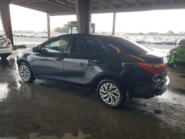 5YFBURHE6HP663544 2017 TOYOTA COROLLA - Image 2