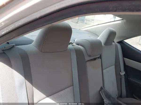 5YFBURHE6HP664953 2017 TOYOTA COROLLA - Image 8