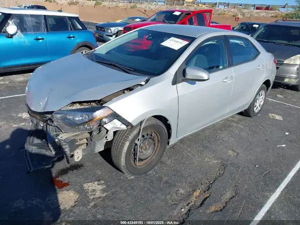 5YFBURHE6HP665133 2017 TOYOTA COROLLA - Image 2