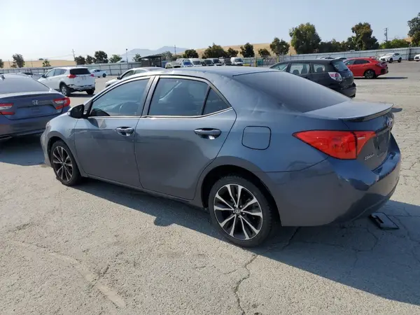 5YFBURHE6HP665567 2017 TOYOTA COROLLA - Image 2