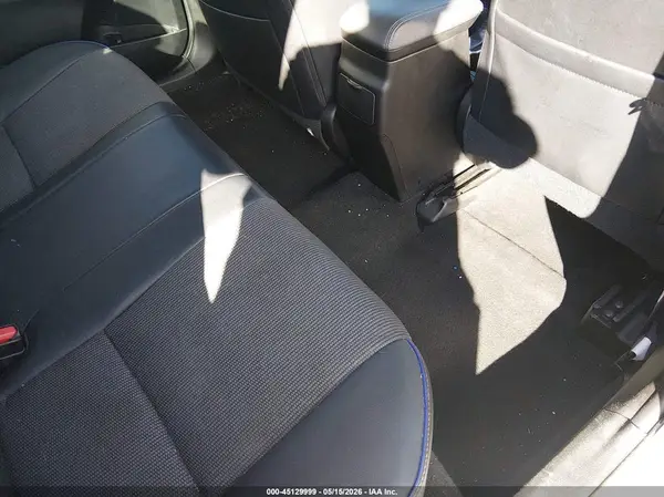 5YFBURHE6HP665746 2017 TOYOTA COROLLA - Image 8