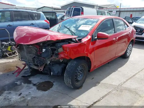 5YFBURHE6HP670641 2017 TOYOTA COROLLA - Image 2