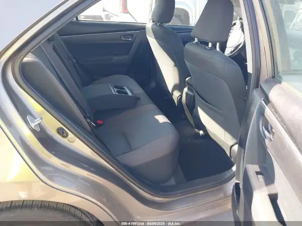 5YFBURHE6HP670722 2017 TOYOTA COROLLA - Image 8