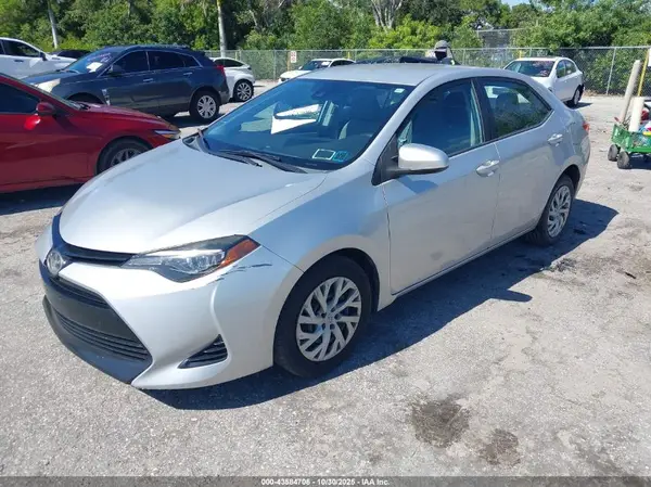 5YFBURHE6HP671224 2017 TOYOTA COROLLA - Image 2