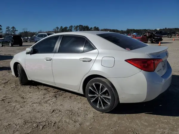 5YFBURHE6HP672468 2017 TOYOTA COROLLA - Image 2