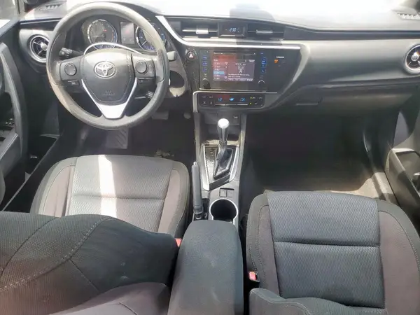 5YFBURHE6HP673586 2017 TOYOTA COROLLA - Image 8