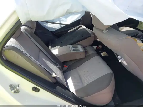5YFBURHE6HP674236 2017 TOYOTA COROLLA - Image 8