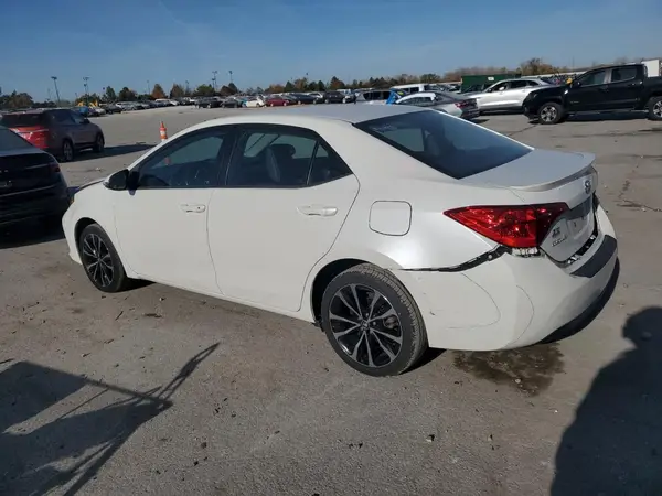 5YFBURHE6HP674365 2017 TOYOTA COROLLA - Image 2