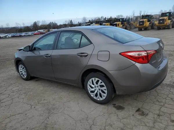 5YFBURHE6HP676259 2017 TOYOTA COROLLA - Image 2