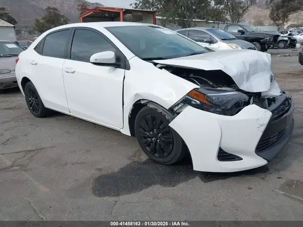 5YFBURHE6HP677122 2017 TOYOTA COROLLA - Image 1