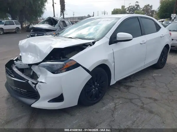 5YFBURHE6HP677122 2017 TOYOTA COROLLA - Image 2