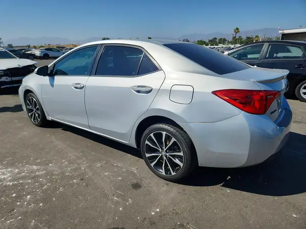 5YFBURHE6HP677900 2017 TOYOTA COROLLA - Image 2