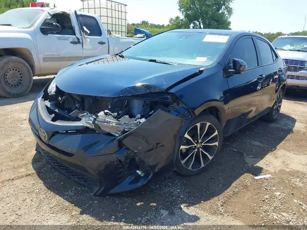 5YFBURHE6HP680490 2017 TOYOTA COROLLA - Image 2