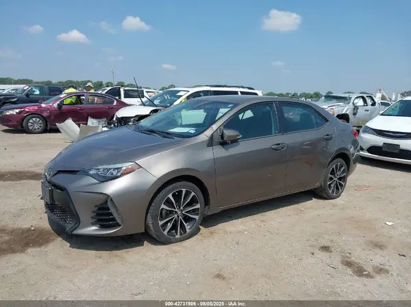 5YFBURHE6HP681025 2017 TOYOTA COROLLA - Image 2