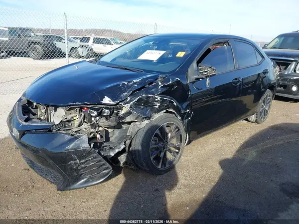 5YFBURHE6HP688816 2017 TOYOTA COROLLA - Image 2