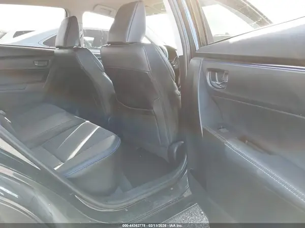 5YFBURHE6HP688816 2017 TOYOTA COROLLA - Image 8