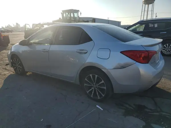 5YFBURHE6HP690243 2017 TOYOTA COROLLA - Image 2