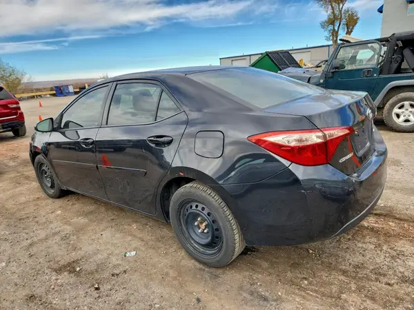 5YFBURHE6HP691487 2017 TOYOTA COROLLA - Image 2