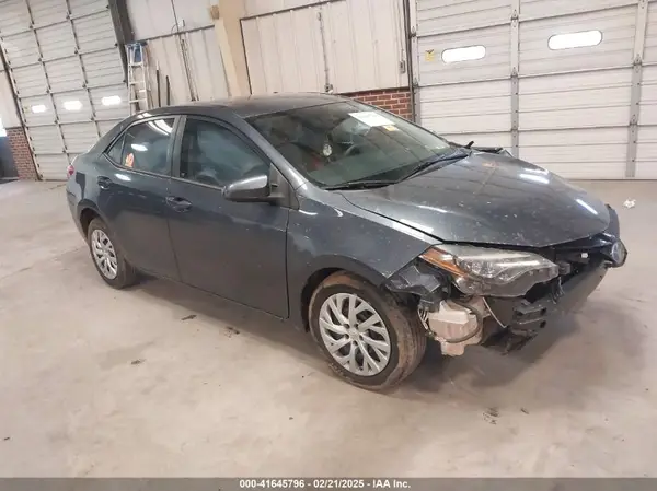5YFBURHE6HP692980 2017 TOYOTA COROLLA - Image 1