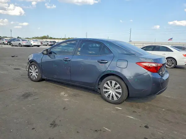 5YFBURHE6HP693093 2017 TOYOTA COROLLA - Image 2
