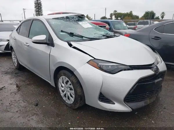 5YFBURHE6HP693403 2017 TOYOTA COROLLA - Image 1