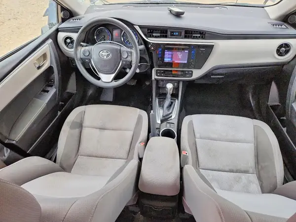 5YFBURHE6HP695720 2017 TOYOTA COROLLA - Image 8