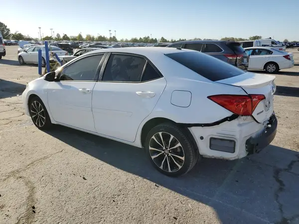 5YFBURHE6HP695927 2017 TOYOTA COROLLA - Image 2