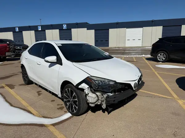 5YFBURHE6HP696379 2017 TOYOTA COROLLA - Image 1