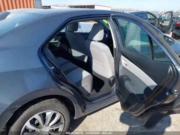 5YFBURHE6HP697435 2017 TOYOTA COROLLA - Image 8