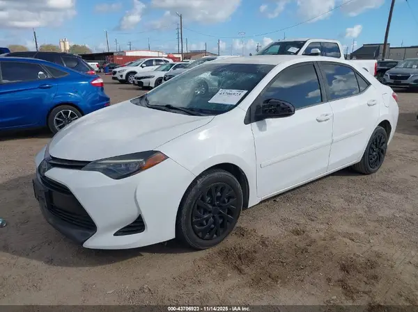 5YFBURHE6HP698441 2017 TOYOTA COROLLA - Image 2