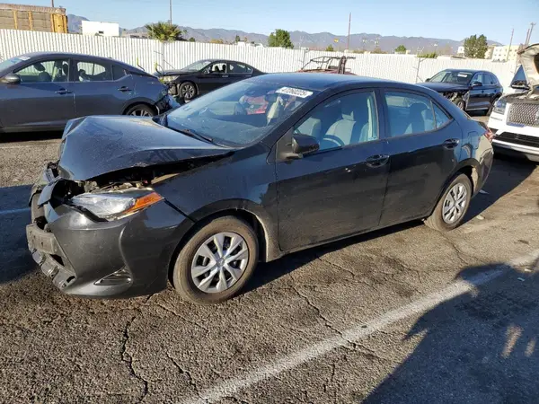 5YFBURHE6HP699329 2017 TOYOTA COROLLA - Image 1
