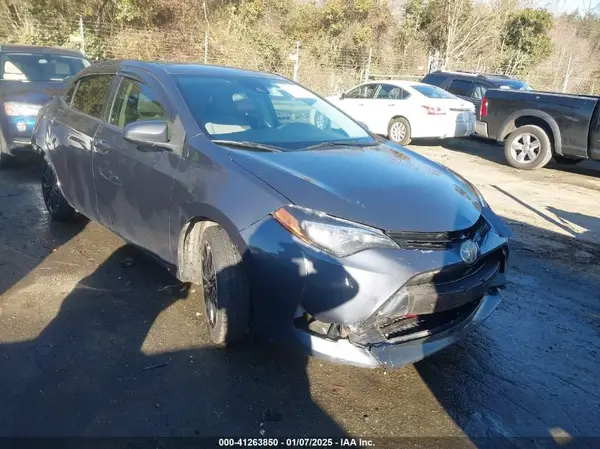 5YFBURHE6HP700415 2017 TOYOTA COROLLA - Image 1
