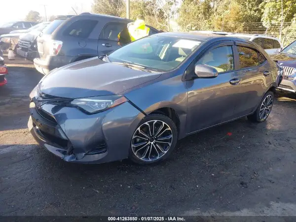 5YFBURHE6HP700415 2017 TOYOTA COROLLA - Image 2