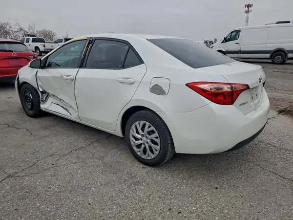 5YFBURHE6HP702200 2017 TOYOTA COROLLA - Image 2