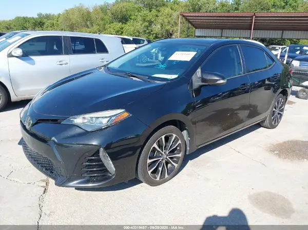 5YFBURHE6HP703069 2017 TOYOTA COROLLA - Image 2