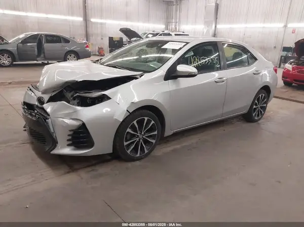 5YFBURHE6HP703119 2017 TOYOTA COROLLA - Image 2