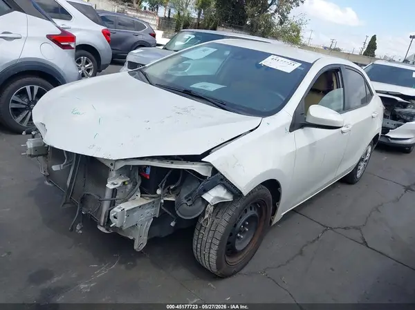 5YFBURHE6HP703573 2017 TOYOTA COROLLA - Image 2