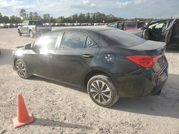 5YFBURHE6HP704478 2017 TOYOTA COROLLA - Image 2