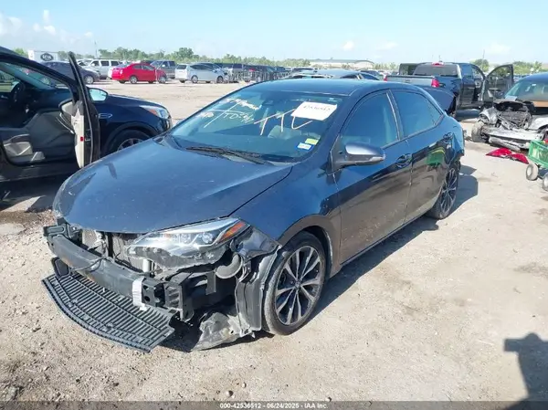 5YFBURHE6HP705484 2017 TOYOTA COROLLA - Image 2