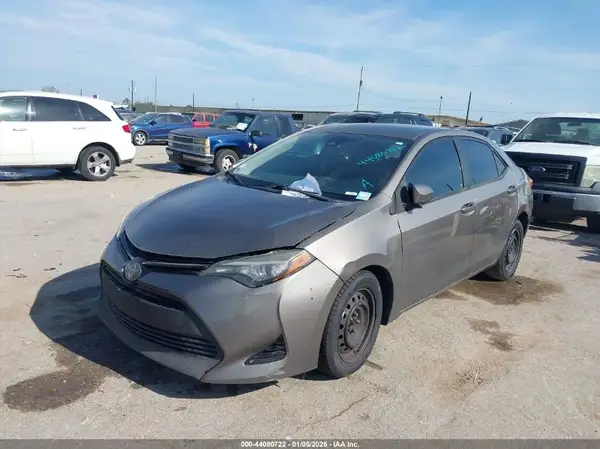 5YFBURHE6HP705551 2017 TOYOTA COROLLA - Image 2