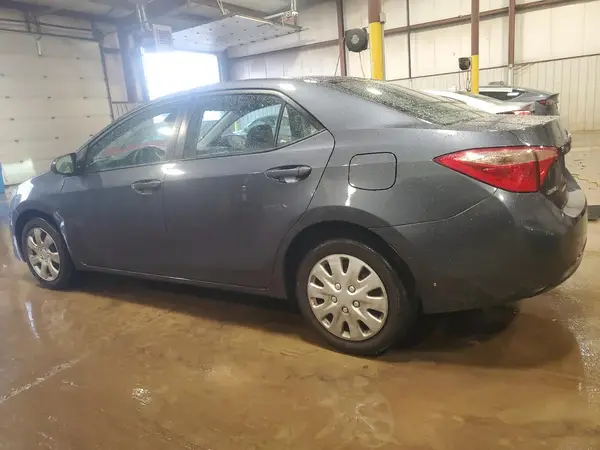 5YFBURHE6HP705582 2017 TOYOTA COROLLA - Image 2