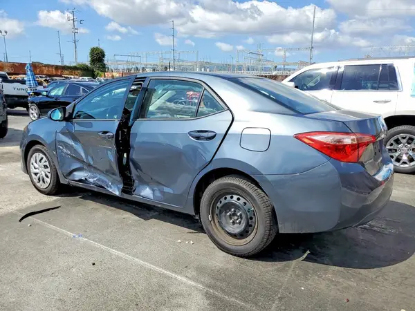 5YFBURHE6HP705906 2017 TOYOTA COROLLA - Image 2