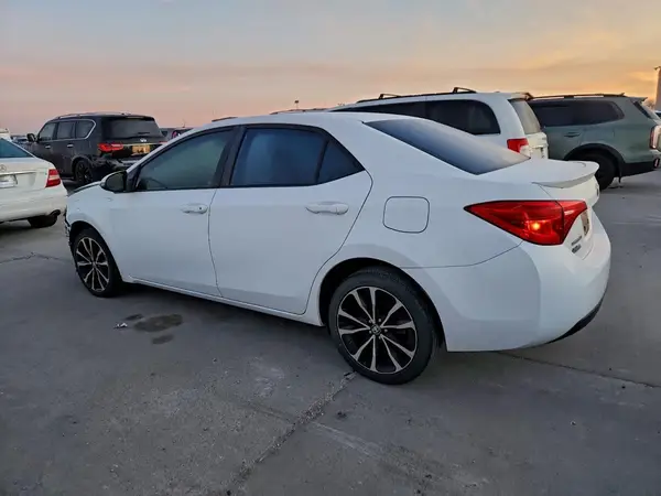5YFBURHE6HP709549 2017 TOYOTA COROLLA - Image 2