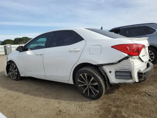 5YFBURHE6HP709809 2017 TOYOTA COROLLA - Image 2