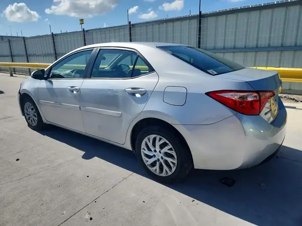 5YFBURHE6HP712306 2017 TOYOTA COROLLA - Image 2
