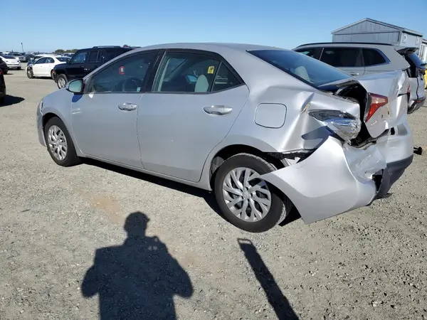 5YFBURHE6HP714010 2017 TOYOTA COROLLA - Image 2