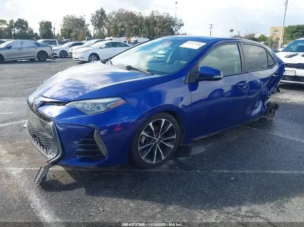 5YFBURHE6HP717196 2017 TOYOTA COROLLA - Image 2