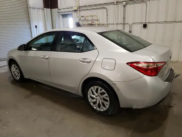 5YFBURHE6HP717618 2017 TOYOTA COROLLA - Image 2