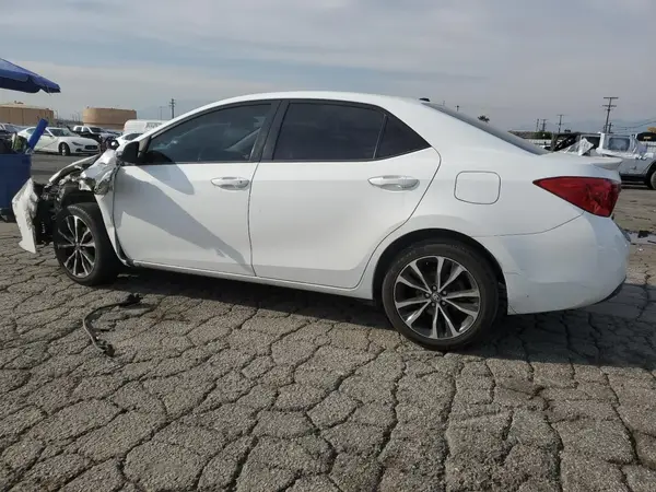 5YFBURHE6HP717666 2017 TOYOTA COROLLA - Image 2