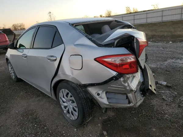 5YFBURHE6HP723077 2017 TOYOTA COROLLA - Image 2